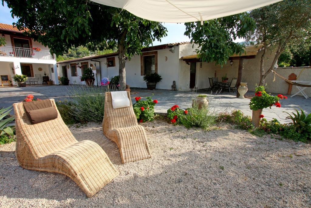 Casa Vacanze Borgo Borghese SantʼAlessio Siculo Extérieur photo