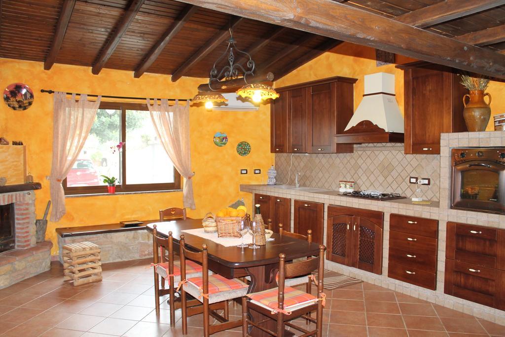 Casa Vacanze Borgo Borghese SantʼAlessio Siculo Chambre photo